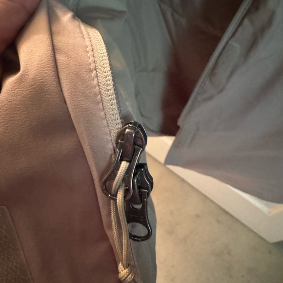 The North Face City Breeze Insulated Parka - Picture 10 of 15